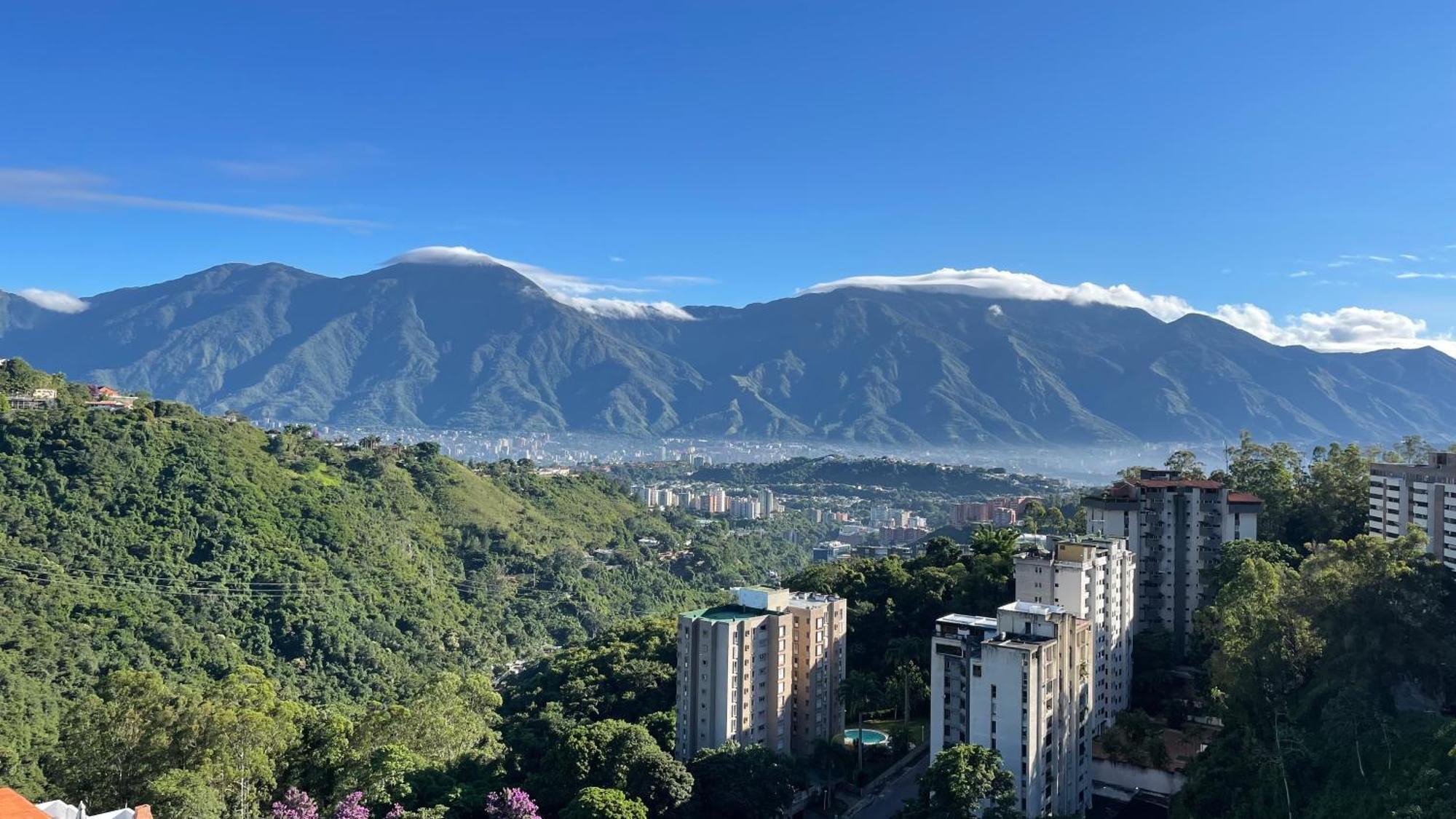 Lindo Apartamento En Los Naranjos Del Cafetal Apartman Caracas Kültér fotó